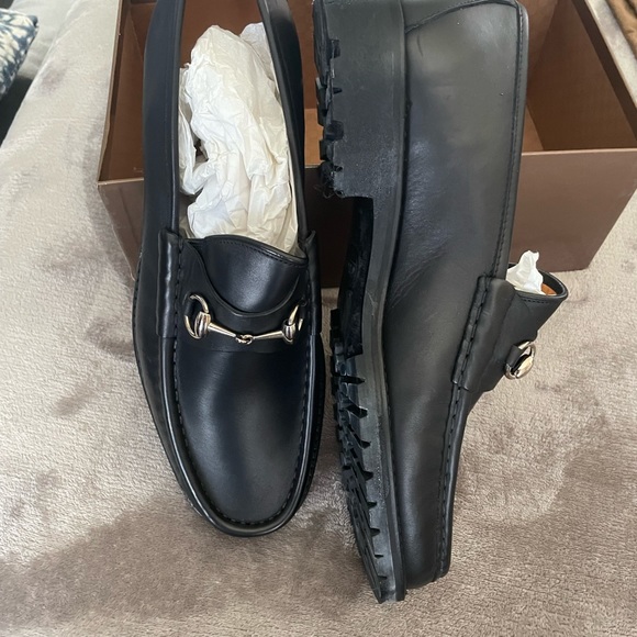 GUCCI CLASSIC Purchased At Saks Years Ago
Have Been StordIn Box In Cedar Closet… - Picture 4 of 6